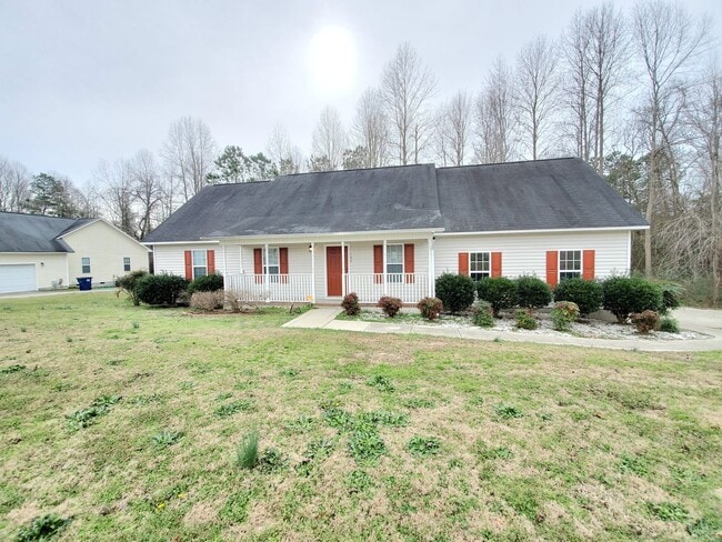 142 N Copper Creek Dr in Raeford, NC - Building Photo - Building Photo