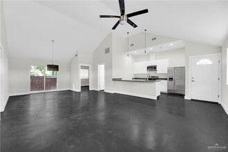 18 N 17th St in McAllen, TX - Building Photo - Building Photo