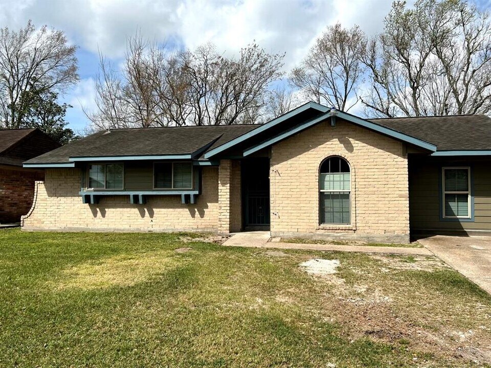 12403 Russ Dr in Houston, TX - Building Photo