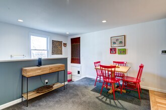 642 Clark Ave in Webster Groves, MO - Foto de edificio - Building Photo