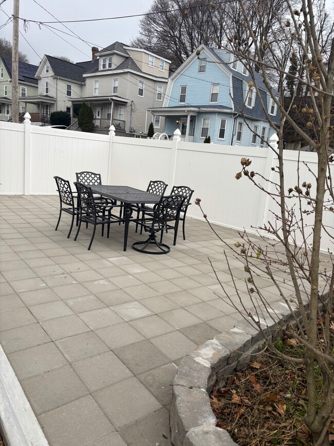 103 Essex St, Unit 01