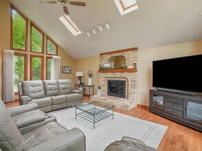 7832 Country Brook Ln in Reynoldsburg, OH - Building Photo - Building Photo