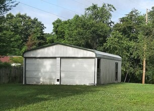 3306 Farmview Dr in Blacksburg, VA - Building Photo - Building Photo