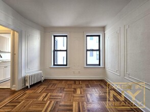 31-49-49 29th St in Queens, NY - Building Photo - Building Photo