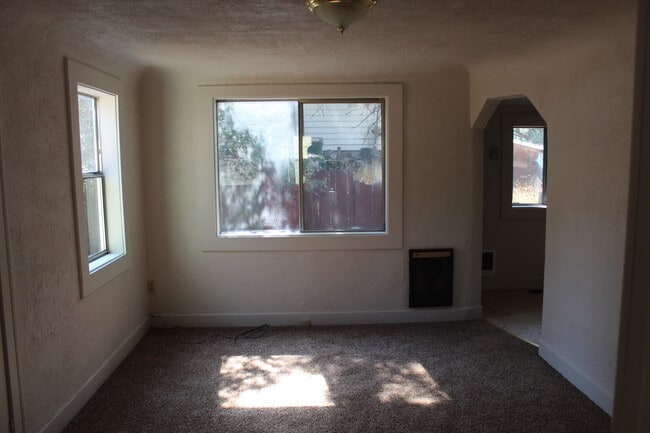1518 Siskiyou St in Klamath Falls, OR - Building Photo - Building Photo