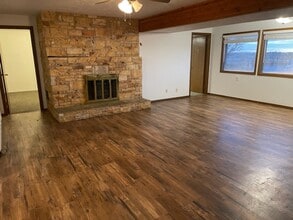 310 N Crestview Dr in Moses Lake, WA - Building Photo - Building Photo