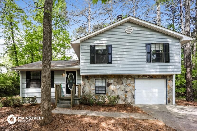 7433 Dartmouth Ct in Riverdale, GA - Building Photo