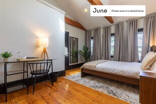 Room in Shared 5 bed/2 bath home in Boston, MA - Building Photo