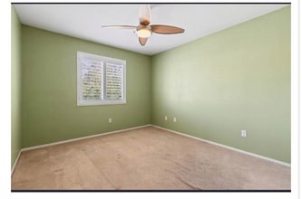 21553 Oak Dr in Santa Clarita, CA - Foto de edificio - Building Photo