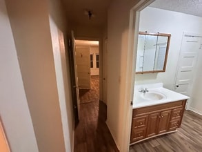 228 Wall Dr in Palestine, TX - Foto de edificio - Building Photo