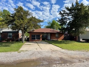 6819 NW 50th St in Bethany, OK - Building Photo - Building Photo