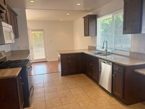 5913 S Fairfax Ave in Los Angeles, CA - Building Photo - Building Photo