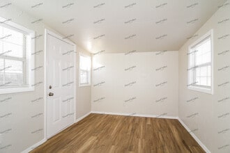 301 Fay Ave in Yukon, OK - Building Photo - Building Photo