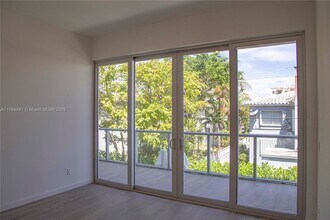 529 SW 11th St in Miami, FL - Building Photo - Building Photo