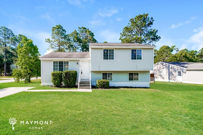 property at 30 Wayland Ct