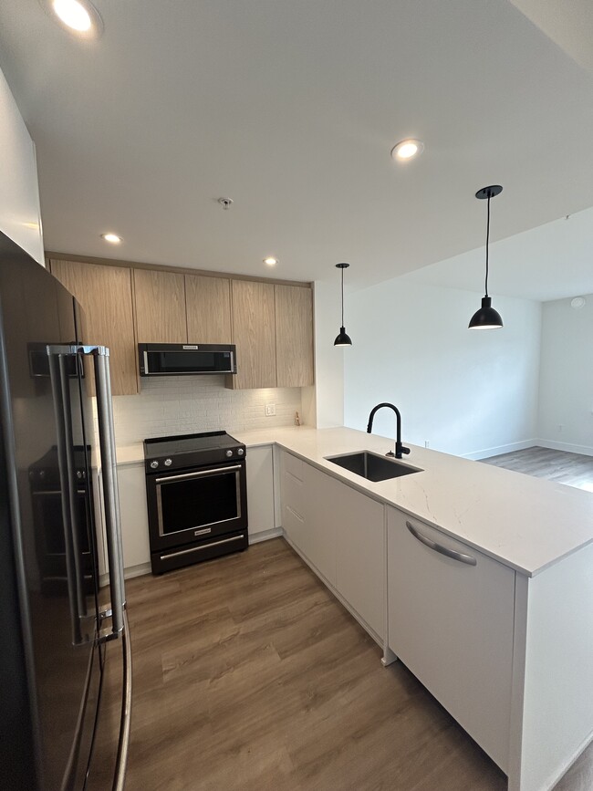 2180 Kelly Av in Port Coquitlam, BC - Building Photo - Building Photo