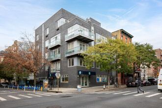 342 Bedford Ave in Brooklyn, NY - Building Photo - Primary Photo