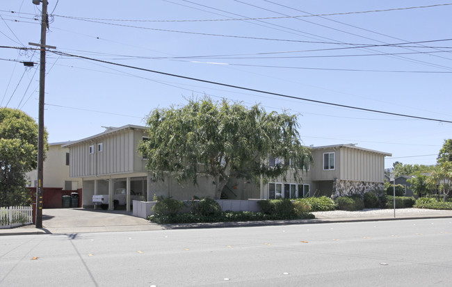 611 Topaz St in Redwood City, CA - Foto de edificio - Building Photo