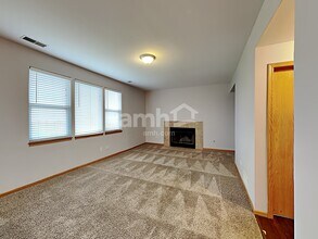 26344 W Wild Rose Dr in Channahon, IL - Foto de edificio - Building Photo