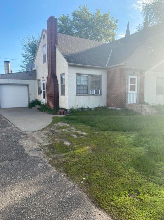 715 Oak St in Brainerd, MN - Building Photo - Building Photo