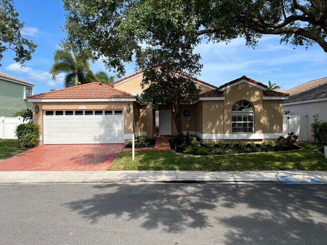 property at 1073 Siena Oaks Cir E