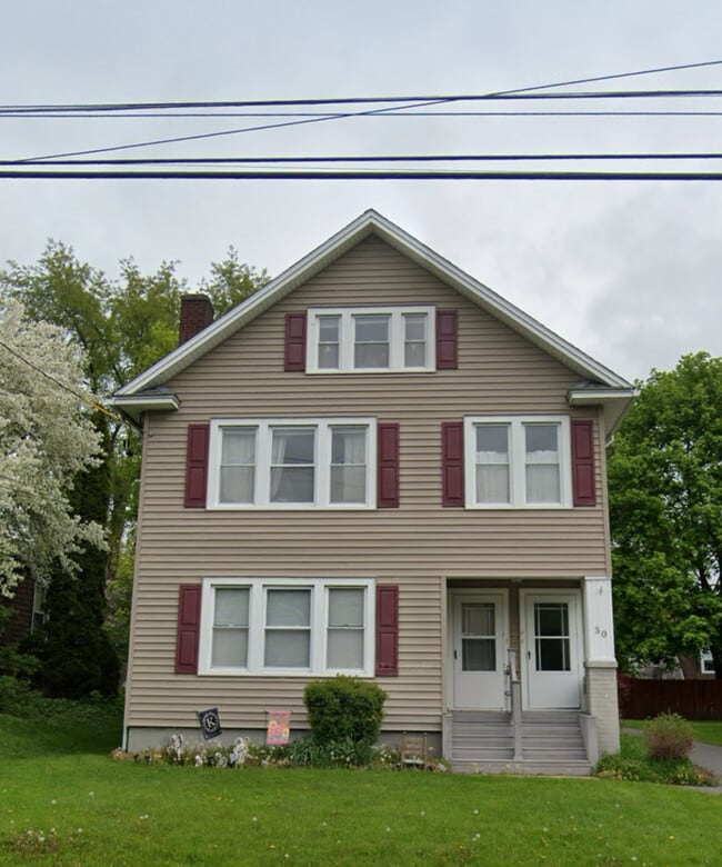 30 Johnson Ave, Unit 3 in Binghamton, NY - Foto de edificio - Building Photo