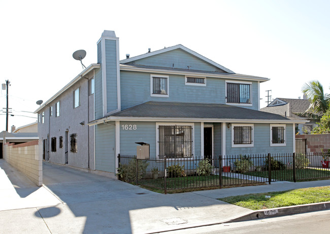 1628 W 207th St in Torrance, CA - Foto de edificio - Building Photo