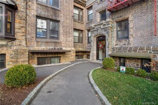 234 Martine Ave in White Plains, NY - Building Photo