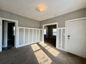 618 E 97th St in Cleveland, OH - Foto de edificio - Building Photo