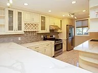 14990 Victory Blvd in Los Angeles, CA - Building Photo - Building Photo