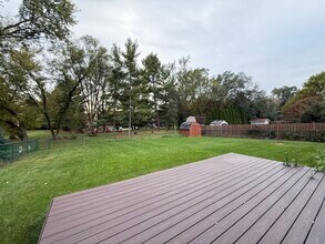 504 Old Hunt Rd in Fox River Grove, IL - Building Photo - Building Photo