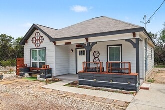 2071 Hornsby in Spring Branch, TX - Building Photo - Building Photo