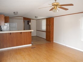 233 Frankie Ln in Ladson, SC - Building Photo