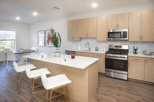 The Residences at Raritan Town Square in Flemington, NJ - Building Photo