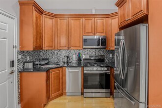 43-47-47 44th St in Queens, NY - Building Photo - Building Photo