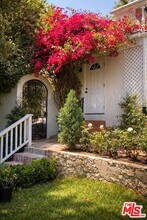 8298 Presson Pl in Los Angeles, CA - Building Photo - Building Photo