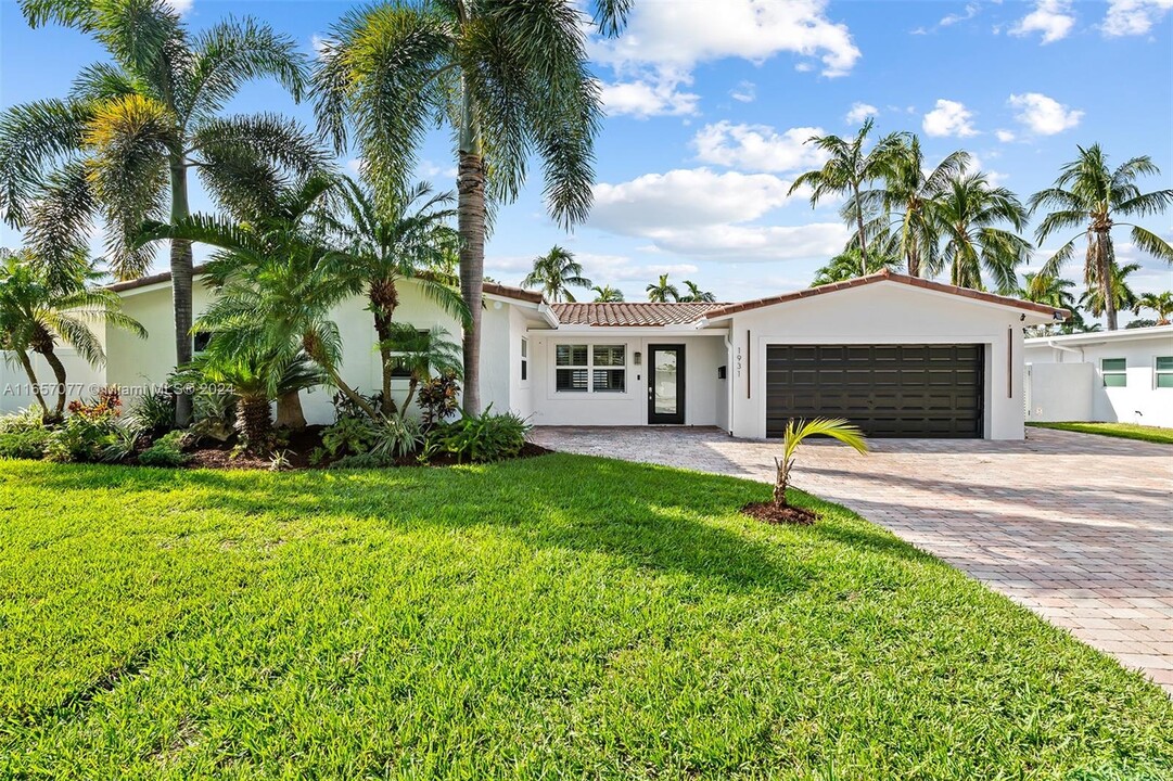 1931 NE 32nd Ave in Fort Lauderdale, FL - Foto de edificio