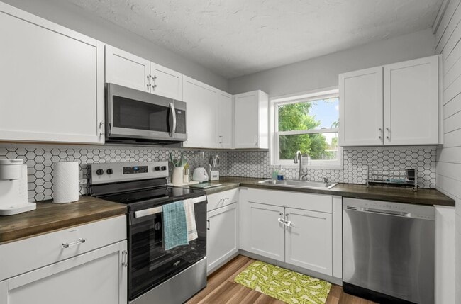5608 Sunset Ave in Panama City Beach, FL - Building Photo - Building Photo