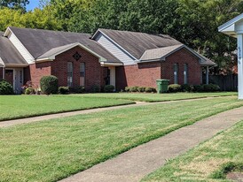 6222 Bell Gables in Montgomery, AL - Building Photo