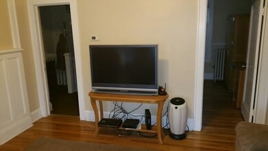 13 N Jay St, Unit 2 in Schenectady, NY - Foto de edificio - Building Photo