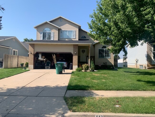 543 Creekside Ln
