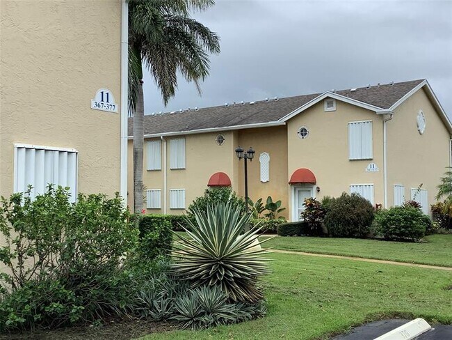 369 Waterside Dr in Hypoluxo, FL - Building Photo - Building Photo