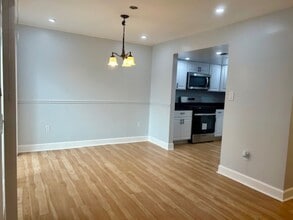 6466 Mt Vernon Ln in Glen Burnie, MD - Building Photo - Building Photo