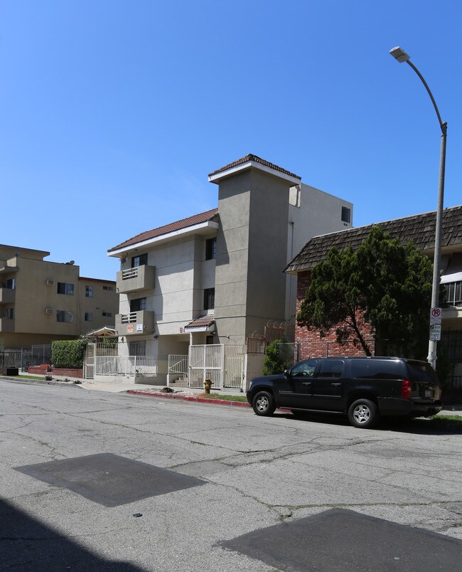 843 S Ardmore Ave in Los Angeles, CA - Foto de edificio - Building Photo