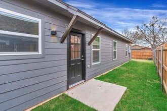 405 Lake View St in Glen Rose, TX - Building Photo - Building Photo