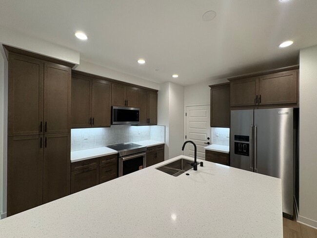 511 Spindle Wy in San Marcos, CA - Building Photo - Building Photo