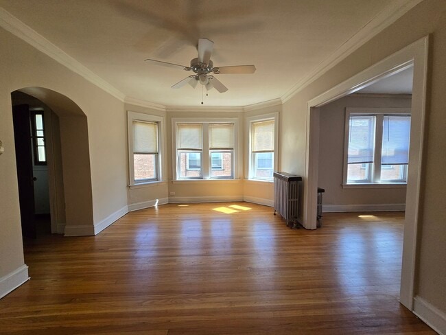 1936 W Estes Ave, Unit 3S