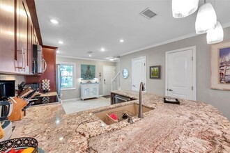 5258 Beach Dr SE in St. Petersburg, FL - Building Photo - Building Photo