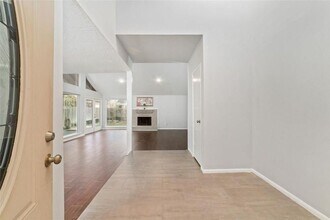 7107 Plaza Del Sol Dr in Houston, TX - Building Photo - Building Photo