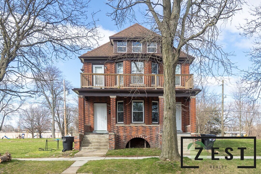 2977 Canton St in Detroit, MI - Foto de edificio